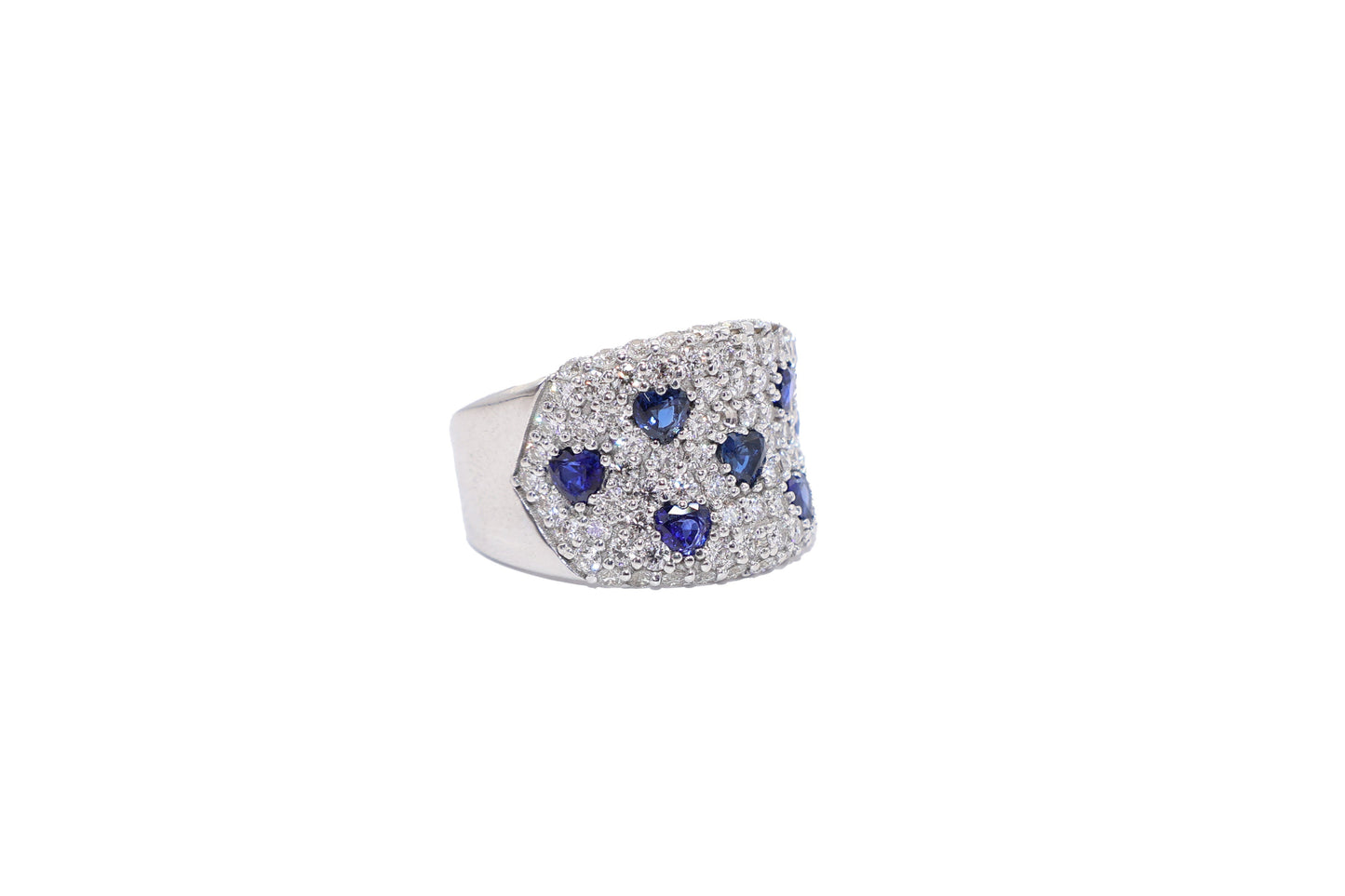 Heart-Shaped Sapphire & Diamond Ring in 18kt White Gold