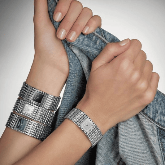 The Return of the Rebel: Frederique Constant Classics Manchette