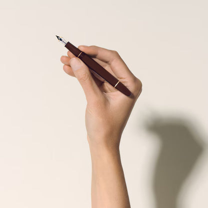 Montblanc Meisterstück Burgundy Red Classique Fountain Pen