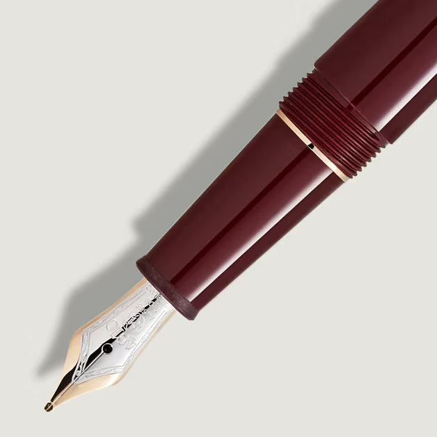 Montblanc Meisterstück Burgundy Red Classique Fountain Pen