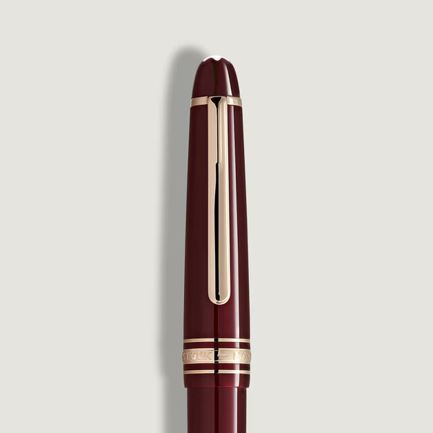 Montblanc Meisterstück Burgundy Red Classique Fountain Pen