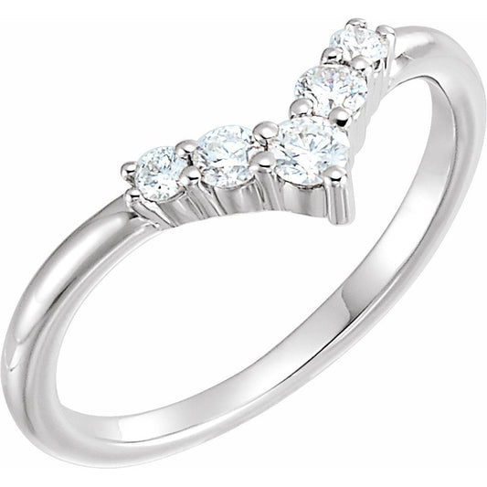 14K White 1/4 CTW Diamond Graduated V Ring